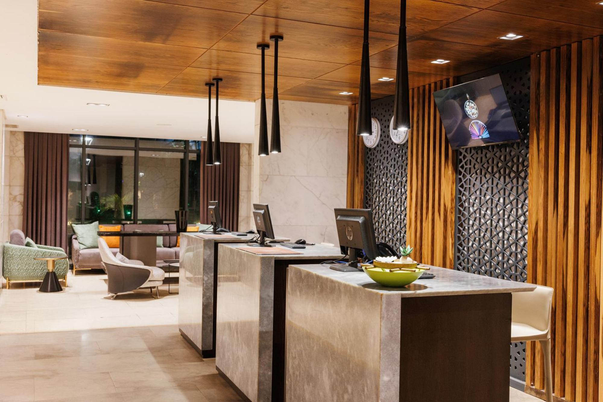 Riviera Royal Hotel โคนาครี ภายนอก รูปภาพ