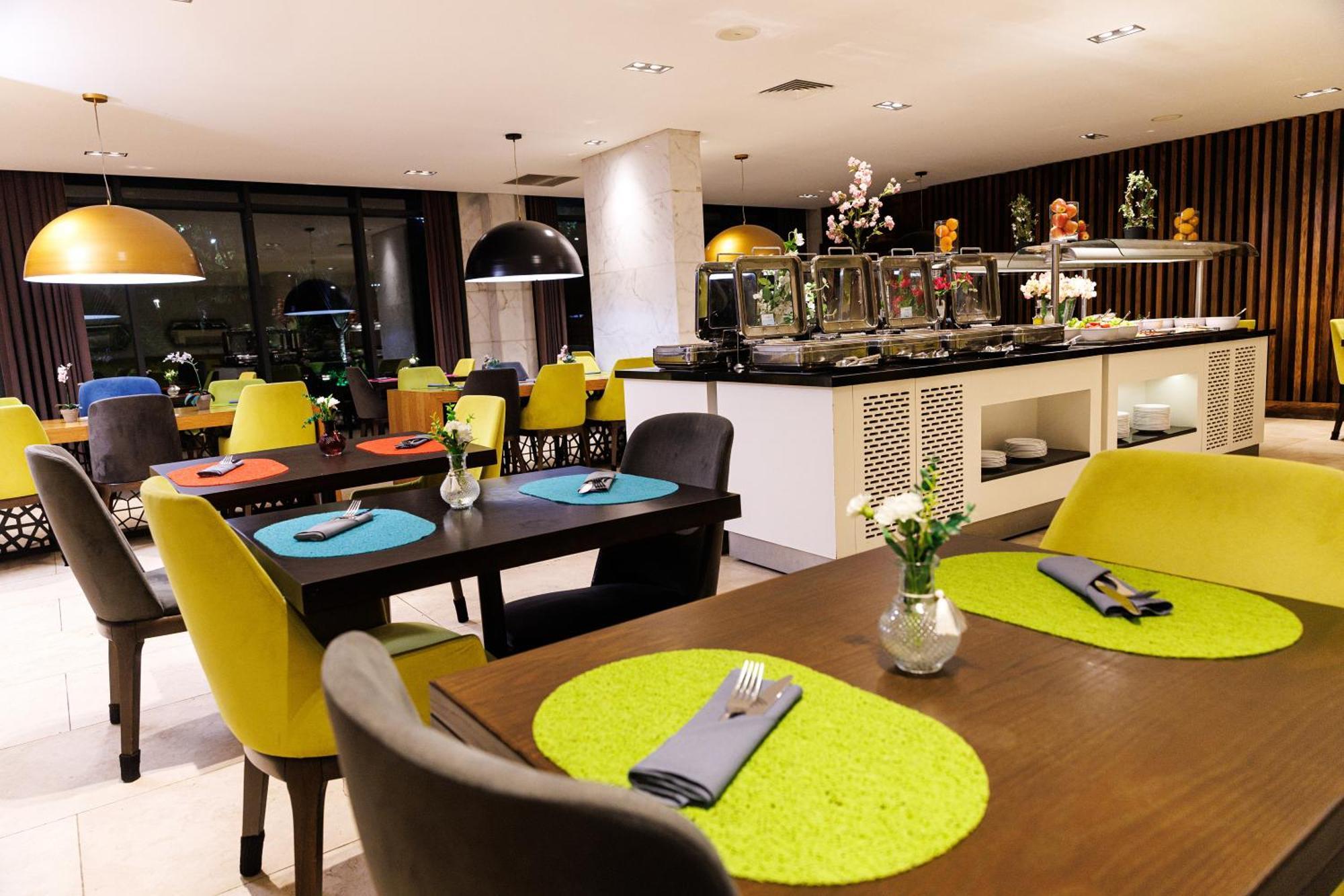 Riviera Royal Hotel โคนาครี ภายนอก รูปภาพ