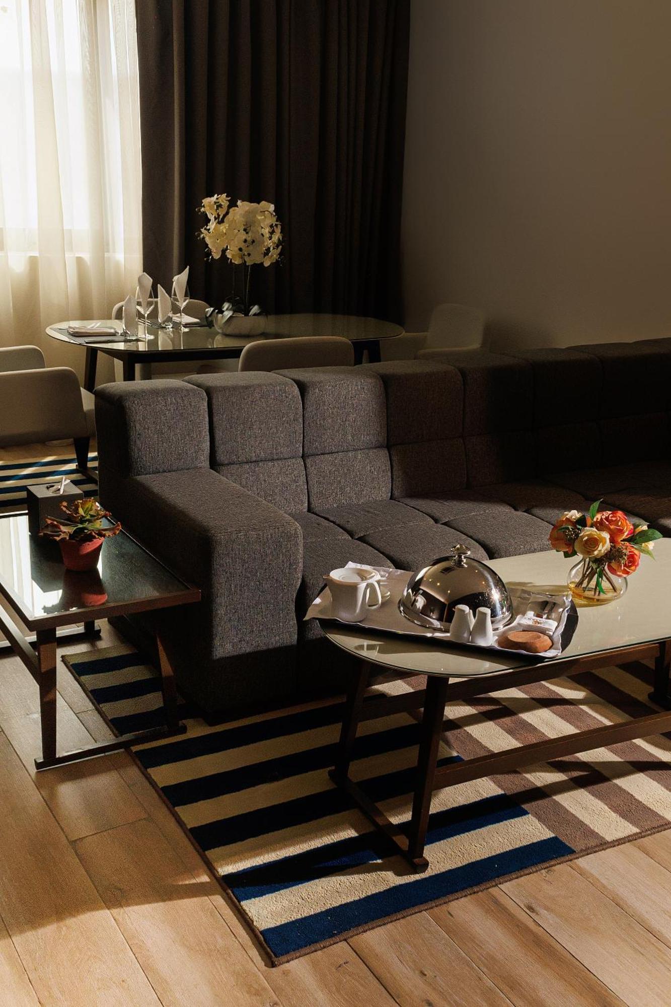 Riviera Royal Hotel โคนาครี ภายนอก รูปภาพ