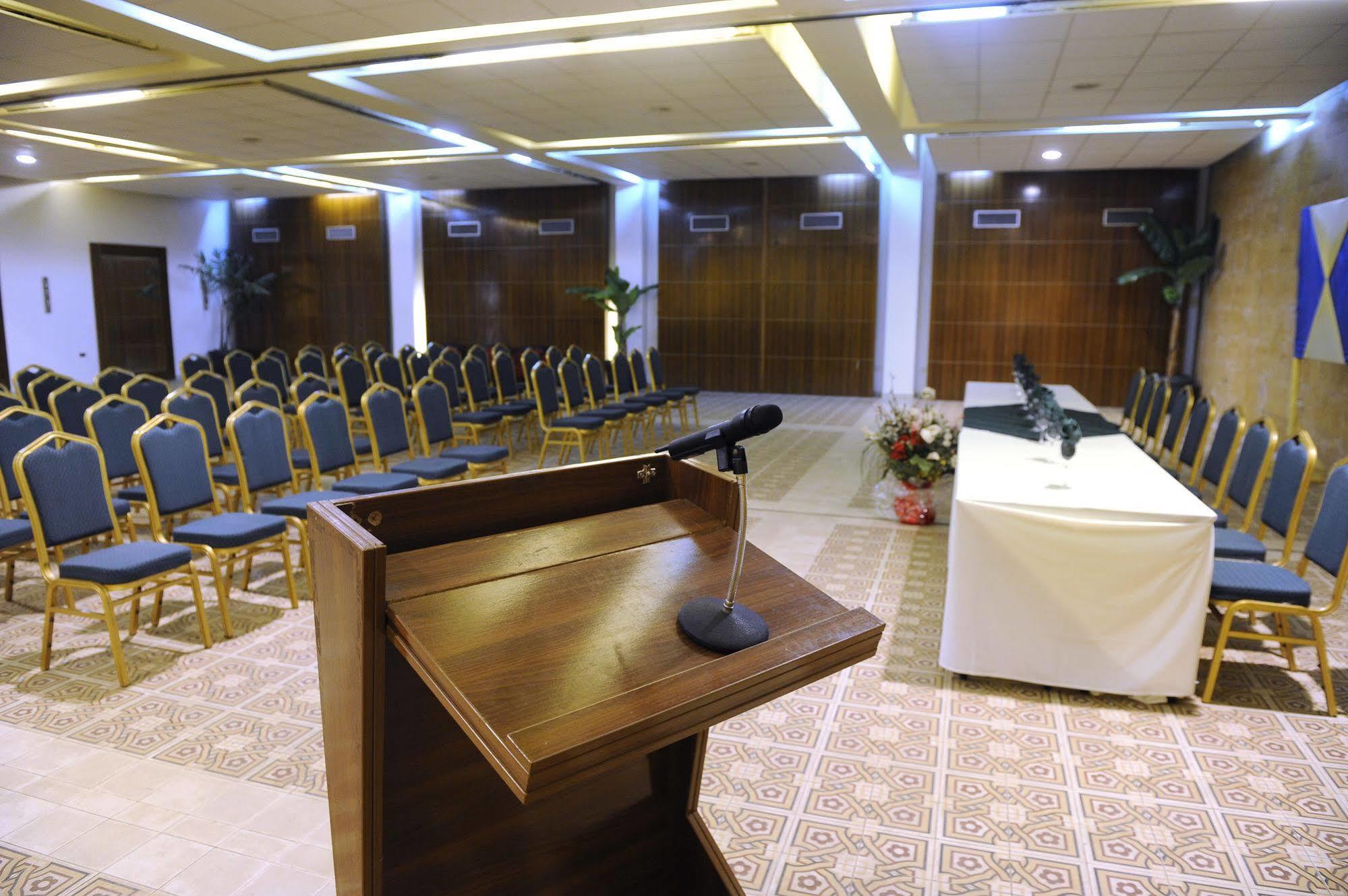 Riviera Royal Hotel โคนาครี ภายนอก รูปภาพ